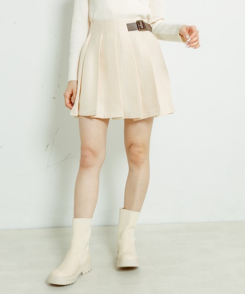 OLIVE des OLIVE(オリーブデオリーブ)の「サイドベルトミニプリーツスカート(スカート・レディース・クリーム/ベージュ/ネイビー/ブラック・FREE)」の7枚目の写真
