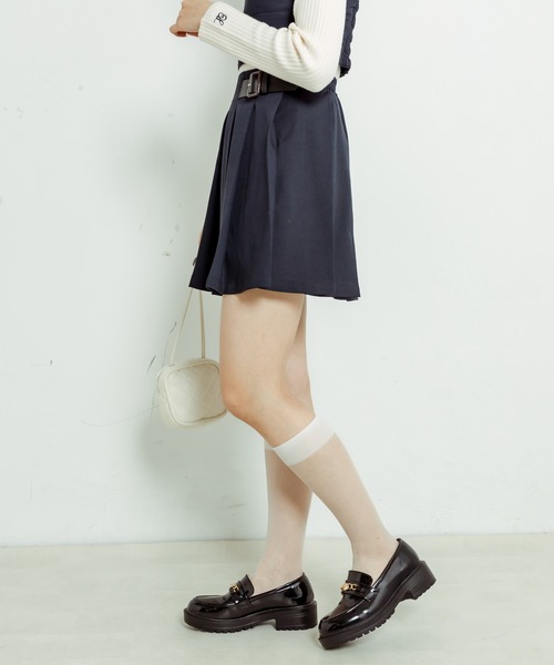 OLIVE des OLIVE(オリーブデオリーブ)の「サイドベルトミニプリーツスカート(スカート・レディース・クリーム/ベージュ/ネイビー/ブラック・FREE)」の16枚目の写真
