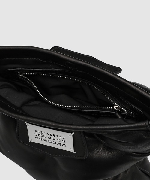 Maison Margiela(メゾンマルジェラ)の「SHOULDER BAG(ショルダーバッグ・メンズ・ブラック・FREE)」の4枚目の写真