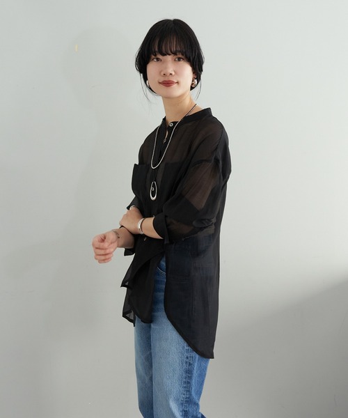 SHENERY（シーナリー）の「サイドスリットオーガンジーシャツ（シャツ/ブラウス・レディース・ブラック/ベージュ/オフホワイト・FREE）」の7枚目の写真