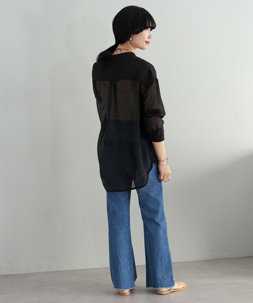 SHENERY（シーナリー）の「サイドスリットオーガンジーシャツ（シャツ/ブラウス・レディース・ブラック/ベージュ/オフホワイト・FREE）」の21枚目の写真