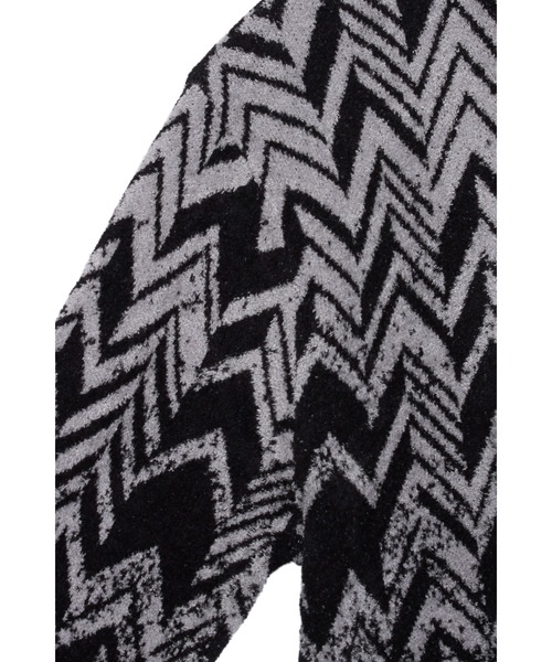 HIGH STREET(ハイストリート)の「HIGH STREET∴グラデーションへリンボンモールクルーネックニット(ニット/セーター・メンズ・ブラック/グレー・L/M)」の5枚目の写真