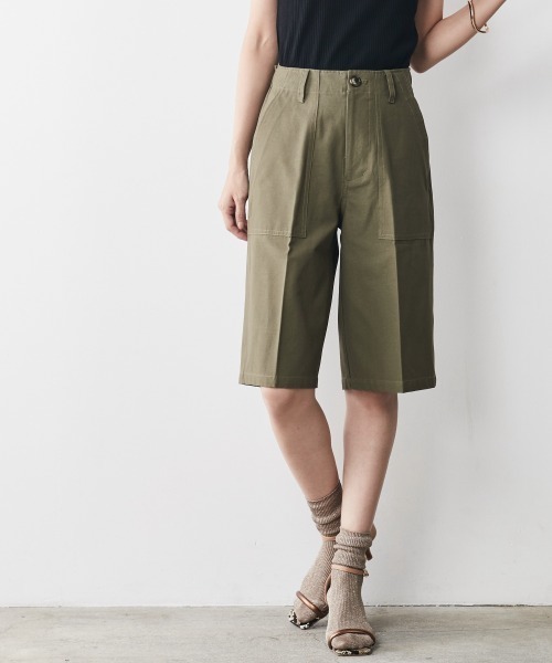 CHIC STYLE（シックスタイル）の「＜大きいサイズ＞綿１００％ハーフカーゴパンツ シックスタイル（カーゴパンツ・レディース・ブラック/カーキ・LL/3L/L/5L/4L）」の22枚目の写真