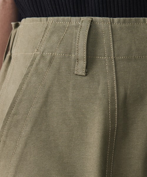 CHIC STYLE（シックスタイル）の「＜大きいサイズ＞綿１００％ハーフカーゴパンツ シックスタイル（カーゴパンツ・レディース・ブラック/カーキ・LL/3L/L/5L/4L）」の20枚目の写真
