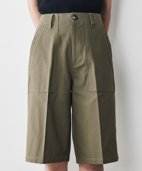 CHIC STYLE（シックスタイル）の「＜大きいサイズ＞綿１００％ハーフカーゴパンツ シックスタイル（カーゴパンツ・レディース・ブラック/カーキ・LL/3L/L/5L/4L）」の21枚目の写真