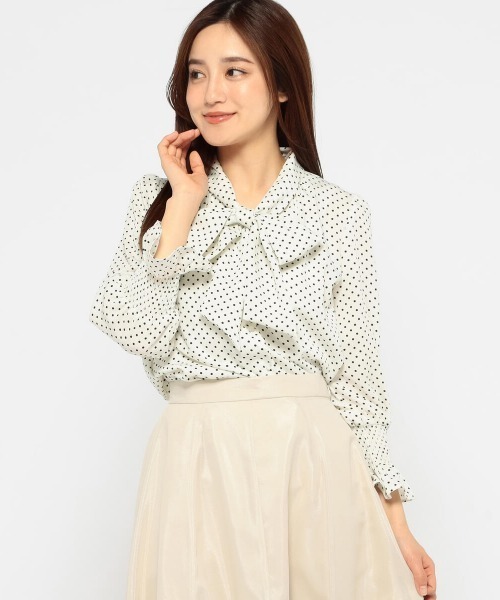 MISCH MASCH(ミッシュマッシュ)の「ボウタイリボンブラウス(シャツ/ブラウス・レディース・ホワイト/ベージュ/ホワイト×ブラック/ラベンダー・MEDIUM)」の11枚目の写真