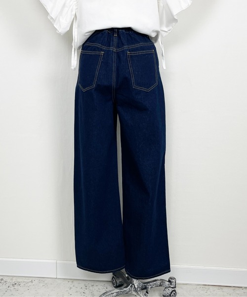 Meli rich(メリーリッチ)の「タックデニムパンツ(デニムパンツ・レディース・アイボリー/ライトブルー/インディゴブルー/ブラック・FREE)」の6枚目の写真