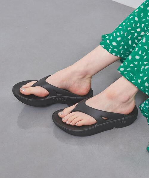 OOFOS(ウーフォス)の「【一部国内EXCLUSIVE】<OOFOS>OOriginal サンダル(サンダル・レディース・グレー/ブラック/パープル・7/8/6/5)」の15枚目の写真