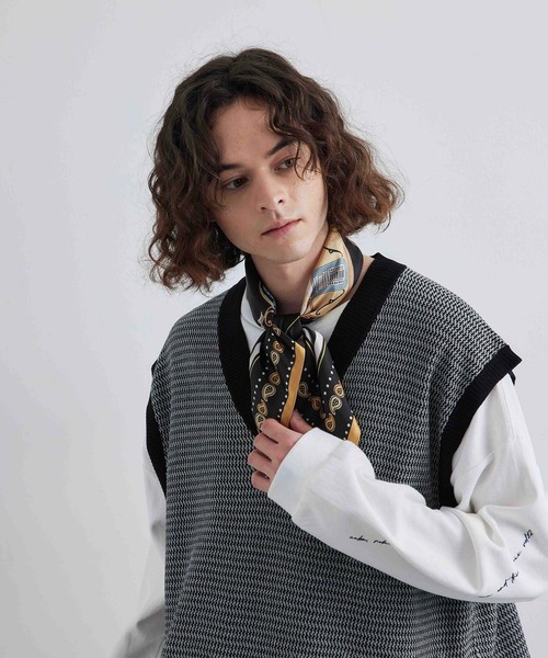 JUNRED（ジュンレッド）の「レトロプリントスカーフ（バンダナ/スカーフ・メンズ・ブルー/ブラック/ブラウン系その他2・FREE）」の4枚目の写真