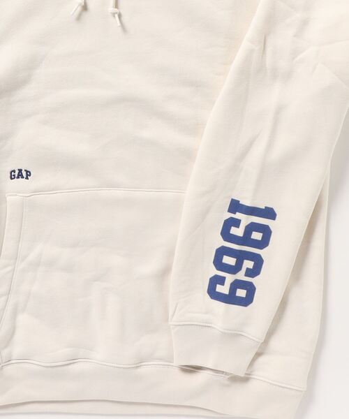 GAP(ギャップ)の「GAP1969ロゴ プルオーバーパーカー(ユニセックス)(パーカー・メンズ・ブルー/ワイン/オフホワイト/ブラック/オレンジ・M/XL/S/L/XS)」の7枚目の写真