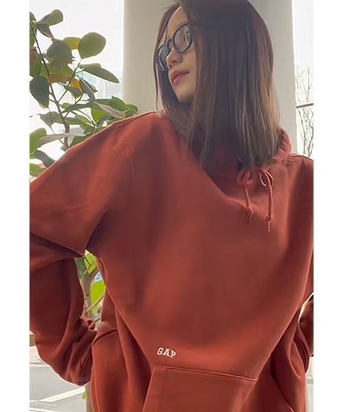 GAP(ギャップ)の「GAP1969ロゴ プルオーバーパーカー(ユニセックス)(パーカー・メンズ・ブルー/ワイン/オフホワイト/ブラック/オレンジ・M/XL/S/L/XS)」の16枚目の写真