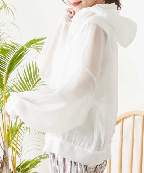 OMNES（オムネス）の「フード付きボリュームマウンテンパーカー（マウンテンパーカー・レディース・ライトグリーン/アイボリー/ブラック/ピンク/グレイッシュベージュ・FREE）」の7枚目の写真