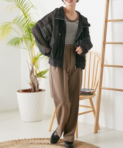 OMNES（オムネス）の「フード付きボリュームマウンテンパーカー（マウンテンパーカー・レディース・ライトグリーン/アイボリー/ブラック/ピンク/グレイッシュベージュ・FREE）」の16枚目の写真