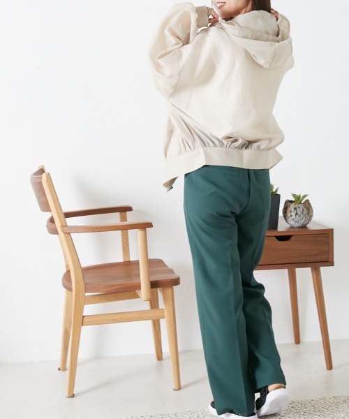 OMNES（オムネス）の「フード付きボリュームマウンテンパーカー（マウンテンパーカー・レディース・ライトグリーン/アイボリー/ブラック/ピンク/グレイッシュベージュ・FREE）」の22枚目の写真