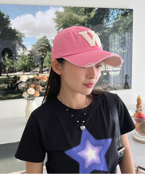 by muni:r（バイ ムニール）の「カジュアルレタリングキャップ（キャップ・レディース・グレー/ホワイト/ピンク・ONE SIZE）」の15枚目の写真