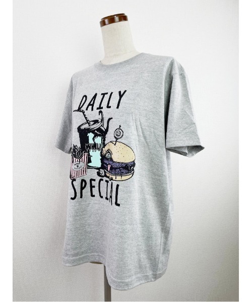 WORLD WIDE LOVE!(ワールドワイドラブ)の「デッドバガーセットTシャツ(Tシャツ/カットソー・レディース・グレイッシュブルー/トップグレー/オフホワイト・1)」の8枚目の写真