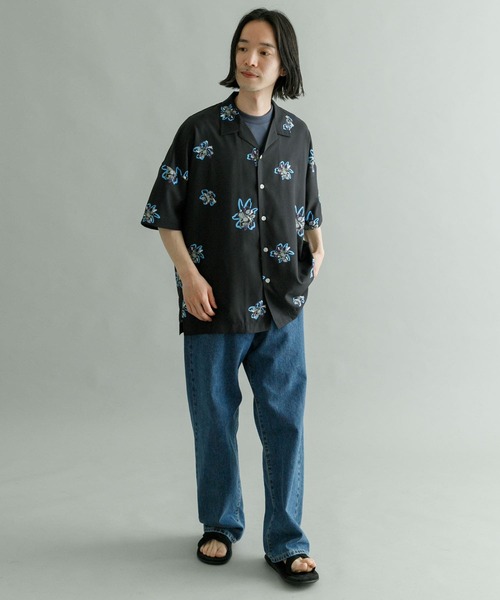 URBAN RESEARCH(アーバンリサーチ)の「URBAN RESEARCH iD フラワープリントオープンカラーシャツ(シャツ/ブラウス・メンズ・ブラック/ホワイト/グリーン・MEDIUM/LARGE)」の6枚目の写真