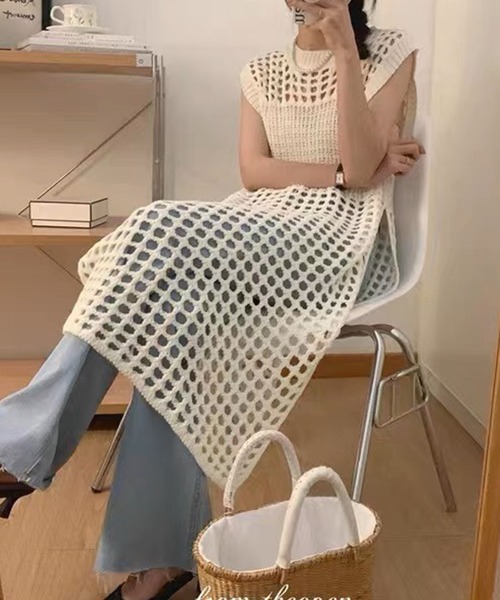 SPIGA(スピーガ)の「サイドスリットノースリーブメッシュニット(ニット/セーター・レディース・ブラック/ホワイト・FREE)」の3枚目の写真