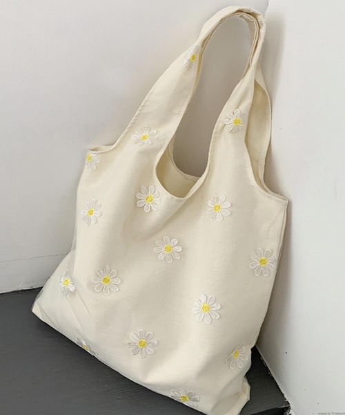 TONE SELECT GOODS(トーンセレクトグッズ)の「Liaa/チュールフラワーバッグ A18095(エコバッグ/サブバッグ・レディース・ホワイト/ブラック/その他1/その他2/その他3/その他5/その他4・FREE)」の8枚目の写真
