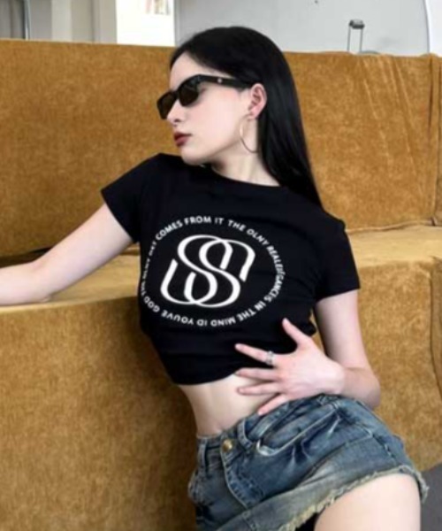 Vipoa（ヴィポア）の「バックカットアウトフィットプリントT（Tシャツ/カットソー・レディース・ホワイト/ブラック・FREE）」の12枚目の写真