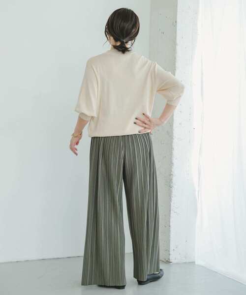 ITEMS URBANRESEARCH（アイテムズ アーバンリサーチ）の「プリーツワイドパンツ（その他パンツ・レディース・ベージュ/ライトカーキ/ブラウン系その他・FREE）」の14枚目の写真