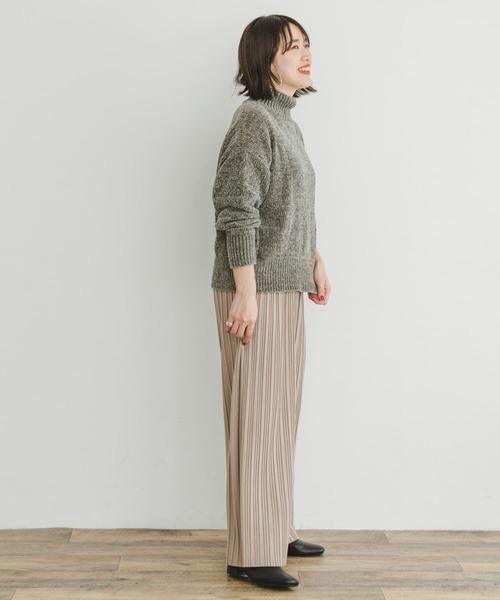 ITEMS URBANRESEARCH（アイテムズ アーバンリサーチ）の「プリーツワイドパンツ（その他パンツ・レディース・ベージュ/ライトカーキ/ブラウン系その他・FREE）」の18枚目の写真