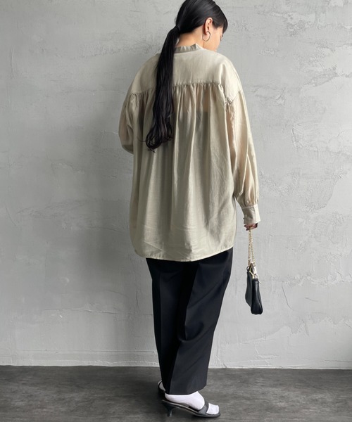 JF Ready Made（ジェイエフレディメイド）の「[Jf Ready Made/ジェイエフレディメイド] バックギャザー シアーシャツブラウス（シャツ/ブラウス・レディース・グレイッシュベージュ/ブラウン/グリーン/チャコール・F）」の19枚目の写真