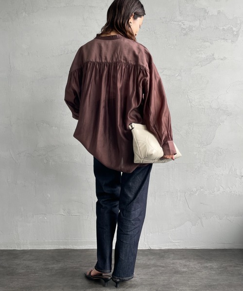 JF Ready Made（ジェイエフレディメイド）の「[Jf Ready Made/ジェイエフレディメイド] バックギャザー シアーシャツブラウス（シャツ/ブラウス・レディース・グレイッシュベージュ/ブラウン/グリーン/チャコール・F）」の6枚目の写真