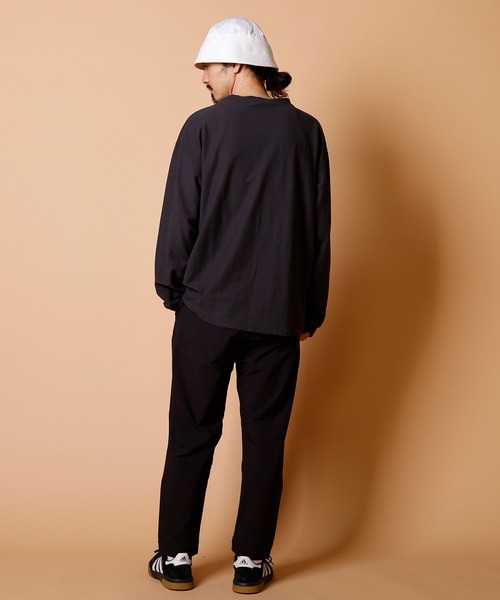 WALLA WALLA SPORT（ワラワラスポーツ）の「RIDGE MINI MOCK L/S TEE/ リッジ ミニ モック ロングスリーブ ティー（Tシャツ/カットソー・メンズ・ブラック系その他/アイボリー/ダークインディゴブルー/モカ/グレイッシュベージュ・LARGE/MEDIUM/X-LARGE/SMALL）」の9枚目の写真