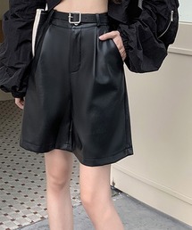ベルト付きレザーハイウエストショートパンツ