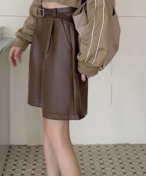 LYEON(リヨン)の「ベルト付きレザーハイウエストショートパンツ(その他パンツ・レディース・ブラック/ベージュ/ブラウン・FREE)」の7枚目の写真