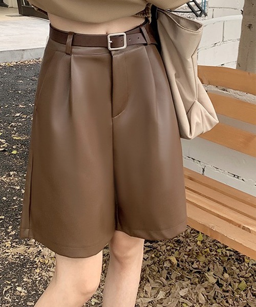 LYEON(リヨン)の「ベルト付きレザーハイウエストショートパンツ(その他パンツ・レディース・ブラック/ベージュ/ブラウン・FREE)」の11枚目の写真