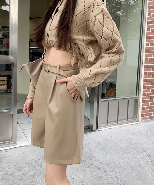 LYEON(リヨン)の「ベルト付きレザーハイウエストショートパンツ(その他パンツ・レディース・ブラック/ベージュ/ブラウン・FREE)」の17枚目の写真