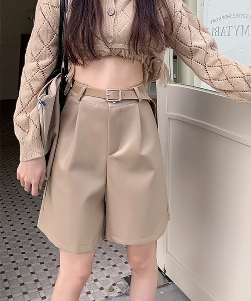 LYEON(リヨン)の「ベルト付きレザーハイウエストショートパンツ(その他パンツ・レディース・ブラック/ベージュ/ブラウン・FREE)」の18枚目の写真