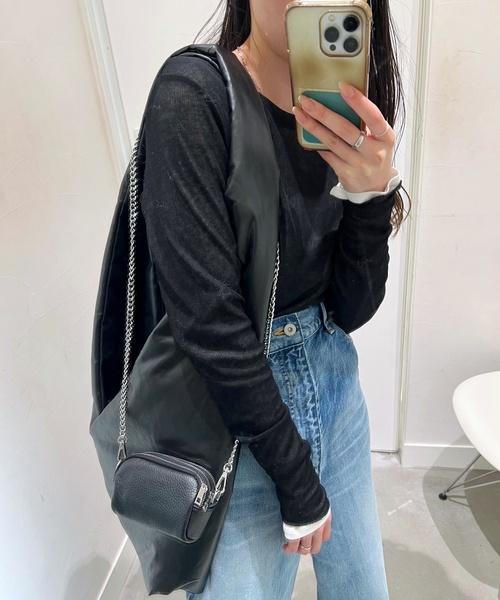 AULENTTI(オウレンティ)の「【AULENTTI/オウレンティ】追加2 chainMicro bag(ショルダーバッグ・レディース・ブラック・FREE)」の4枚目の写真