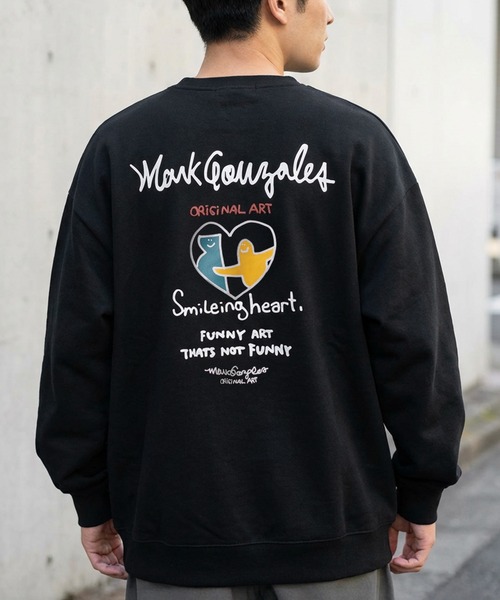 Mark Gonzales（マーク・ゴンザレス）の「【90】【Mark Gonzales / マーク ゴンザレス】別注 ハートモチーフ バックプリント 裏起毛 スウェット ユニセックス（スウェット・レディース・ブルー/イエロー/レッド/ホワイト/ピンク/グリーン系その他/グリーン系その他2/ブルー系その他/ピンク系その他2/ホワイト系その他/ブルー系その他2/イエロー系その他/ピンク系その他/ホワイト系その他2/イエロー系その他2/ライトグレー系1/ホワイト系/ホワイト系1/ブラック系/ブラック系1/ライトグレー系・L/M/XL）」の6枚目の写真