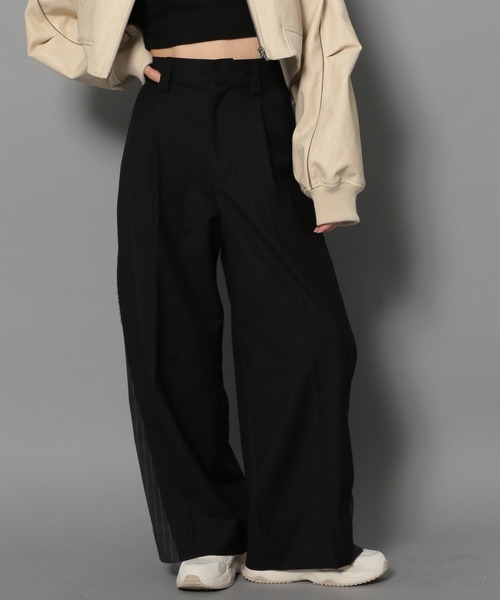 Anui(アニュイ)の「【UNISEX/2サイズ展開】サイドストライプスラックス(スラックス・レディース・グレー/ブラック・SMALL/MEDIUM)」の3枚目の写真