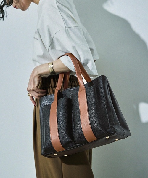 D.KELLY（ディーケリー）の「D.KELLY モダンバイカラーアウトポケット2WAYトートバッグ レディース バッグ（トートバッグ・レディース・モスグリーン/キャメル/モカ/ダークブルー/マスタード/オフホワイト/ローズ/ブラック/ライトピンク/グレイッシュベージュ/スカイブルー・ONE SIZE）」の15枚目の写真