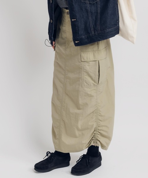 MUHET(ミュエータ)の「サイドドロストミリタリーカーゴスカート(スカート・レディース・カーキ/ブラック/ネイビー・MEDIUM/SMALL)」の2枚目の写真
