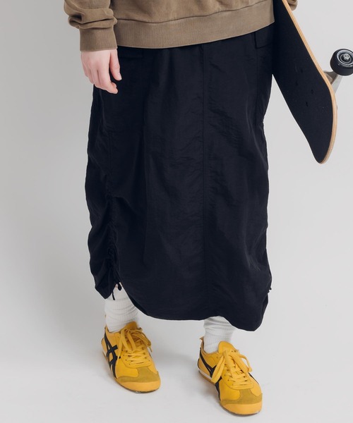 MUHET(ミュエータ)の「サイドドロストミリタリーカーゴスカート(スカート・レディース・カーキ/ブラック/ネイビー・MEDIUM/SMALL)」の1枚目の写真