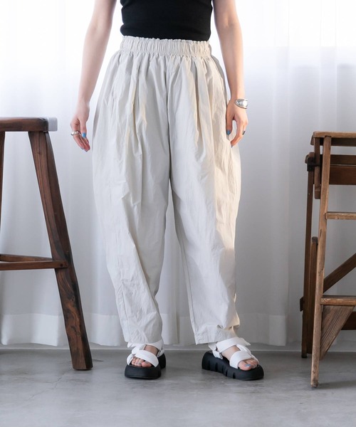 bohmal（ボマール）の「ナイロンタフタタックギャザーパンツ（その他パンツ・レディース・アイボリー/ピンク/ブラック・MEDIUM）」の16枚目の写真