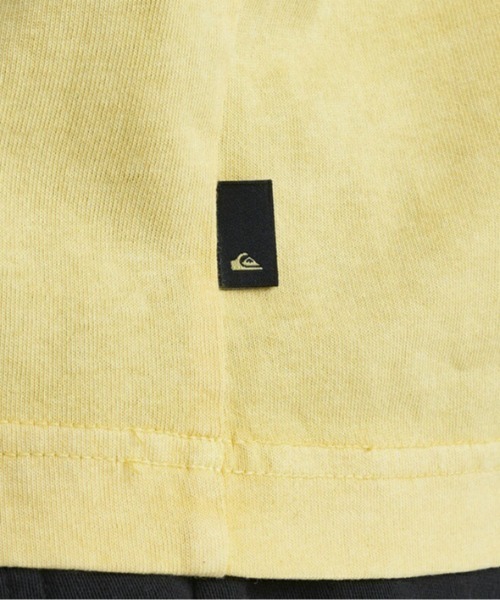 Quiksilver（クイックシルバー）の「LINE BY LINE ST/クイックシルバー半袖ロゴTシャツ（Tシャツ/カットソー・メンズ・グリーン/ホワイト/イエロー/チャコールグレー・LARGE/MEDIUM/X-LARGE/SMALL）」の10枚目の写真