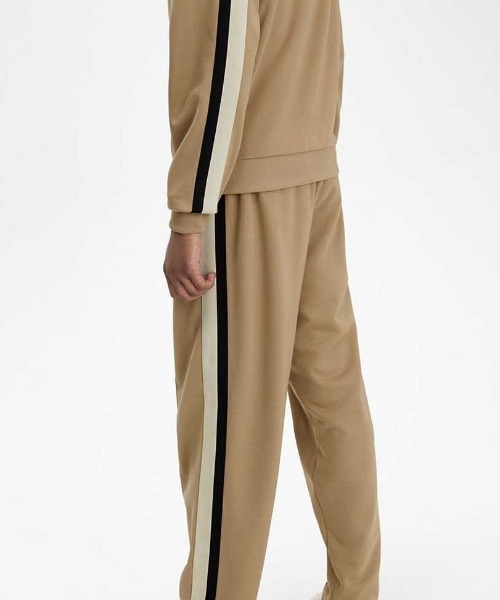 【マストハブ】FRED PERRY Tape Detail Track パンツ FRED PERRY（フレッドペリー）の「Tape Detail Track Pant