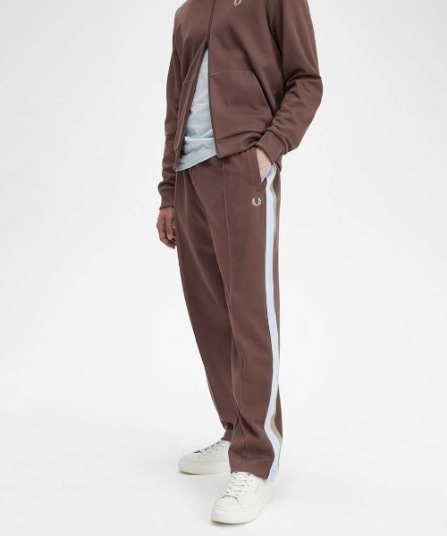 【マストハブ】FRED PERRY Tape Detail Track パンツ FRED PERRY(フレッドペリー)の「Tape Detail Track Pant