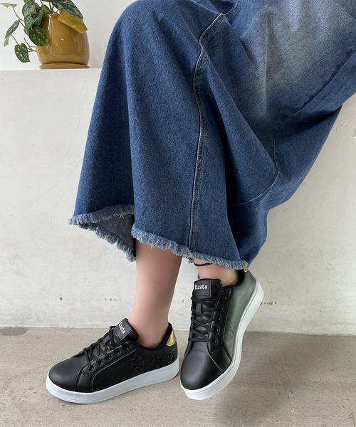LUGG NAGG(ラグナグ)の「【risata】【軽量】オーソドックス5ホールレースアップスニーカー(スニーカー・レディース・シルバー/ネイビー/ブラック/ホワイト・23.5cm/23.0cm/24.0cm/22.5cm/24.5cm)」の2枚目の写真