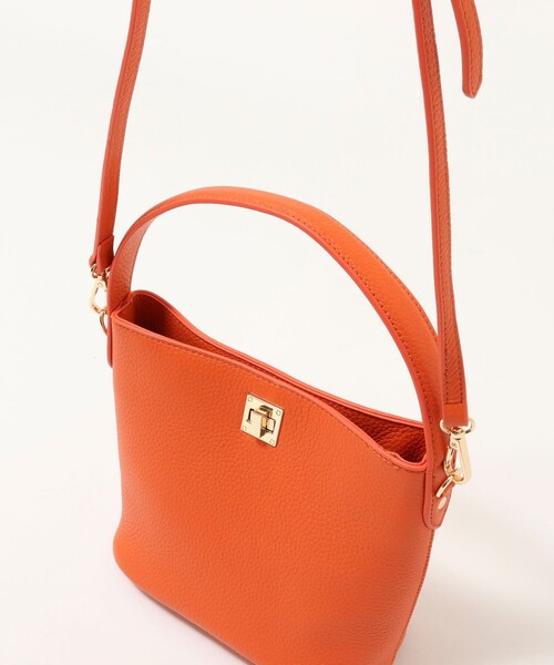 NOLLEY’S（ノーリーズ）の「ヒネリ金具レザーバッグ（ショルダーバッグ・レディース・オレンジ/ホワイト/ブラック・FREE）」の5枚目の写真