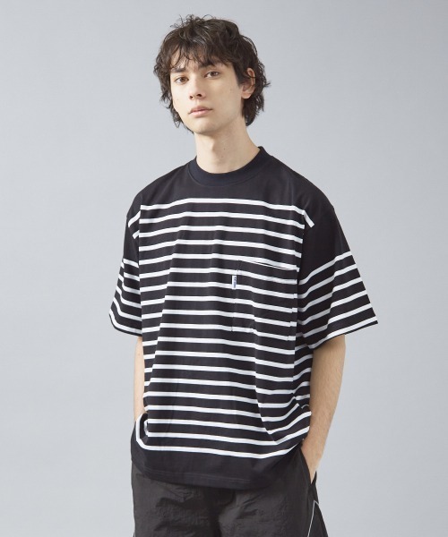 MONT KEMMEL（モンケメル）の「【MONTKEMMEL / モンケメル】オーバーサイズ クルーネック/パネルボーダー /バスクTシャツ（Tシャツ/カットソー・メンズ・ホワイト系その他/ブラック系その他/ホワイト系その他2/ブラック系その他2・M/L/XL）」の4枚目の写真