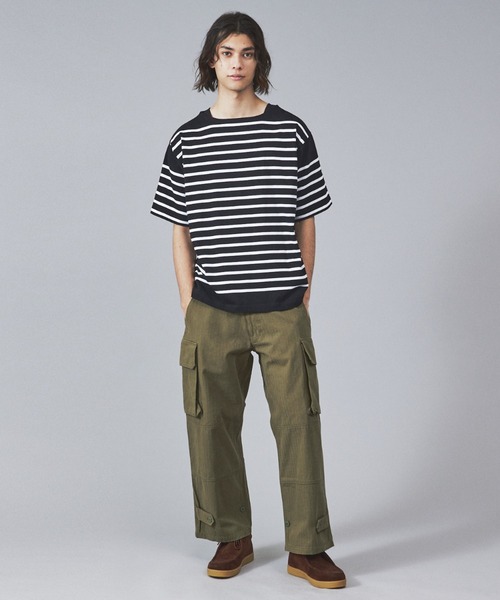 MONT KEMMEL（モンケメル）の「【MONTKEMMEL / モンケメル】オーバーサイズ クルーネック/パネルボーダー /バスクTシャツ（Tシャツ/カットソー・メンズ・ホワイト系その他/ブラック系その他/ホワイト系その他2/ブラック系その他2・M/L/XL）」の6枚目の写真