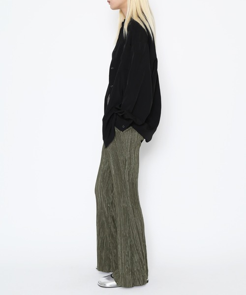 PUNYUS（プニュズ）の「クリスタルプリーツフレアパンツ（その他パンツ・レディース・カーキ/ネイビー・1/2/3/4）」の16枚目の写真
