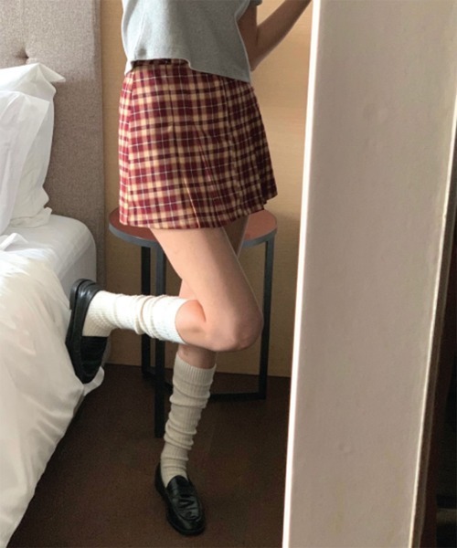 by muni:r（バイ ムニール）の「ギークチェックプリーツスカート（スカート・レディース・ブラウン/グリーン/レッド・SMALL/MEDIUM）」の16枚目の写真